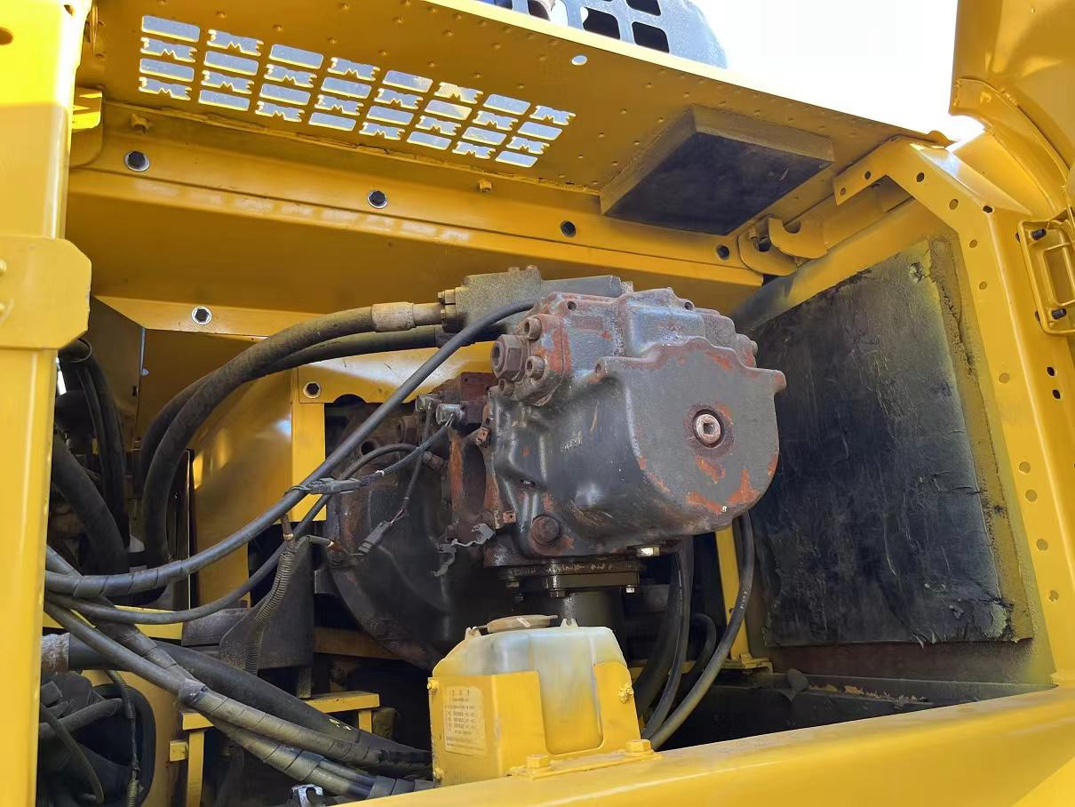 KOMATSU PC400-8 - حفار زاحف: صورة 5 KOMATSU PC400-8 - حفار زاحف: صورة 5