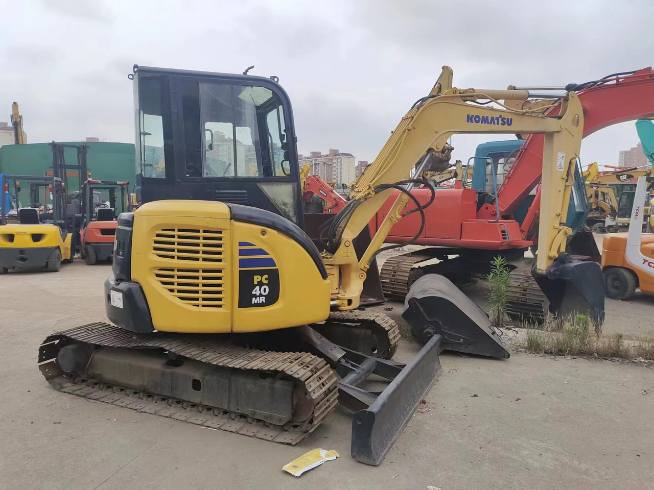 KOMATSU PC40MR - حفار صغير: صورة 1 KOMATSU PC40MR - حفار صغير: صورة 1