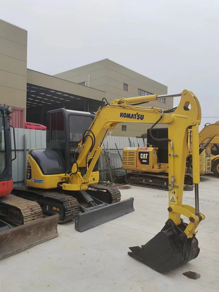 KOMATSU PC40MR - حفار صغير: صورة 1 KOMATSU PC40MR - حفار صغير: صورة 1