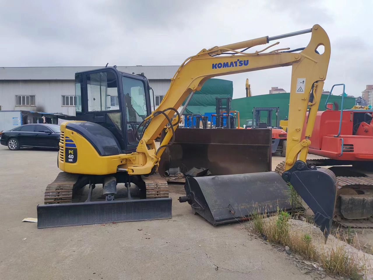 KOMATSU PC40MR - حفار صغير: صورة 3 KOMATSU PC40MR - حفار صغير: صورة 3