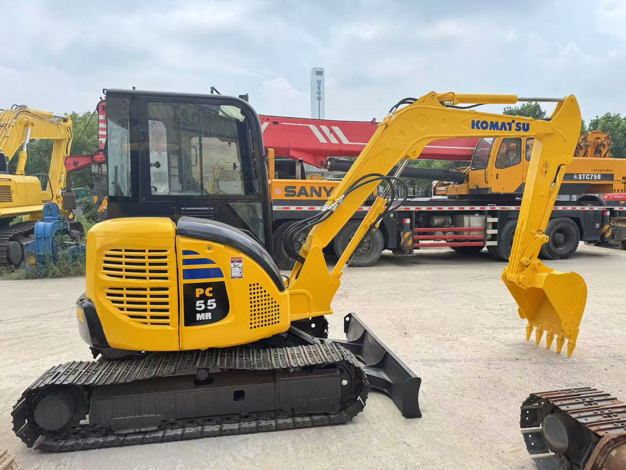 KOMATSU PC55 PC55MR PC56 PC60 - حفار صغير: صورة 1 KOMATSU PC55 PC55MR PC56 PC60 - حفار صغير: صورة 1