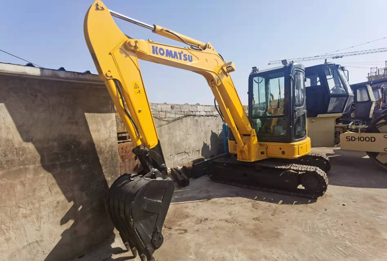 KOMATSU PC55MR-2 - حفار صغير: صورة 1 KOMATSU PC55MR-2 - حفار صغير: صورة 1