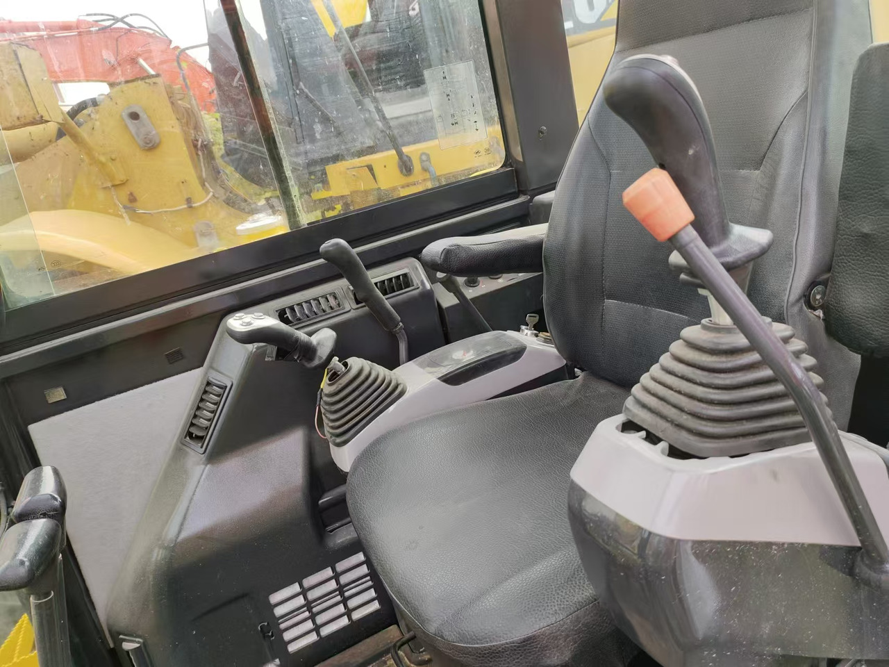 KOMATSU PC56-7 - حفار صغير: صورة 4 KOMATSU PC56-7 - حفار صغير: صورة 4