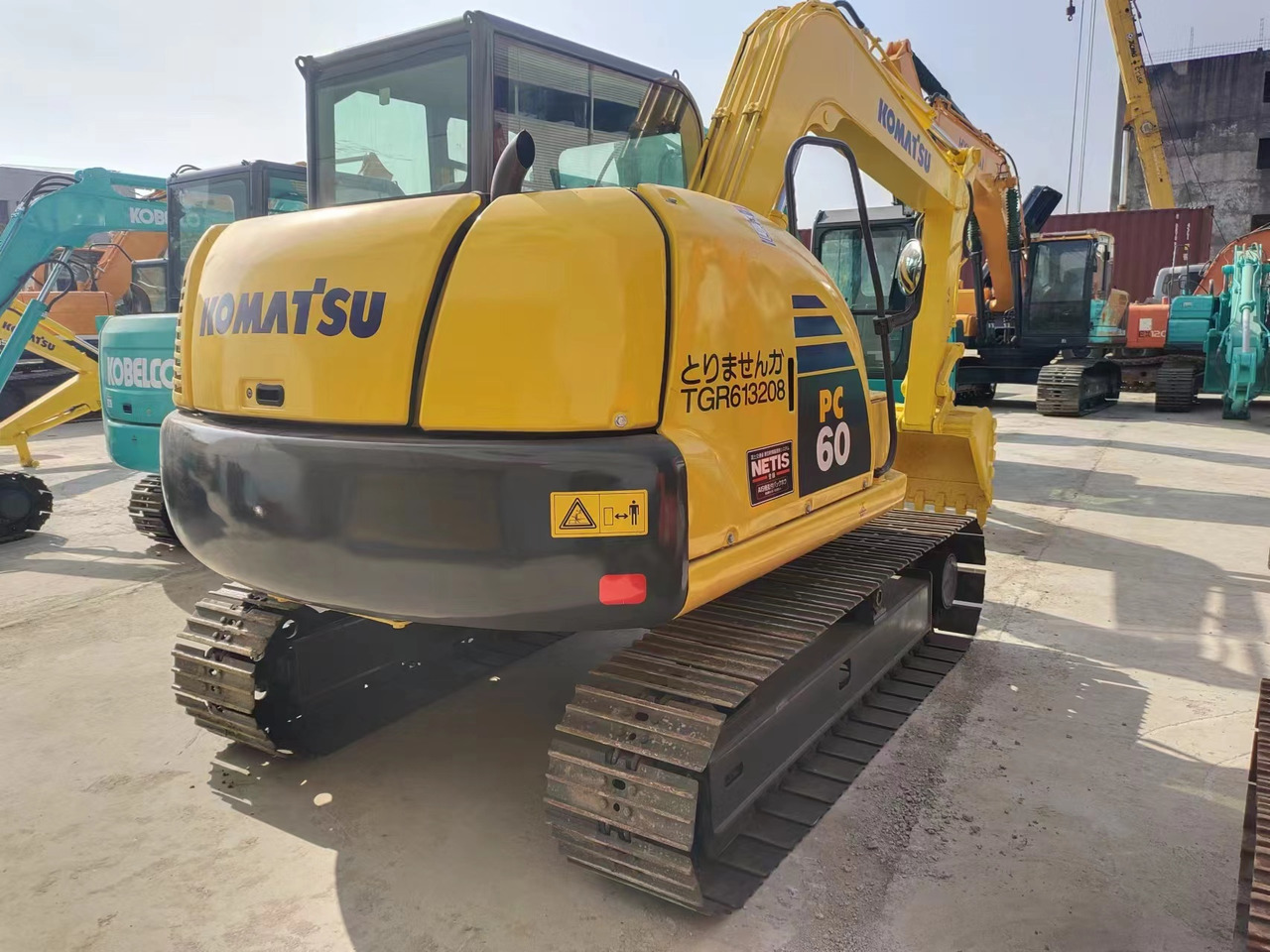 KOMATSU PC60-8 PC70-8 PC55 PC60 PC58 - حفار صغير: صورة 1 KOMATSU PC60-8 PC70-8 PC55 PC60 PC58 - حفار صغير: صورة 1
