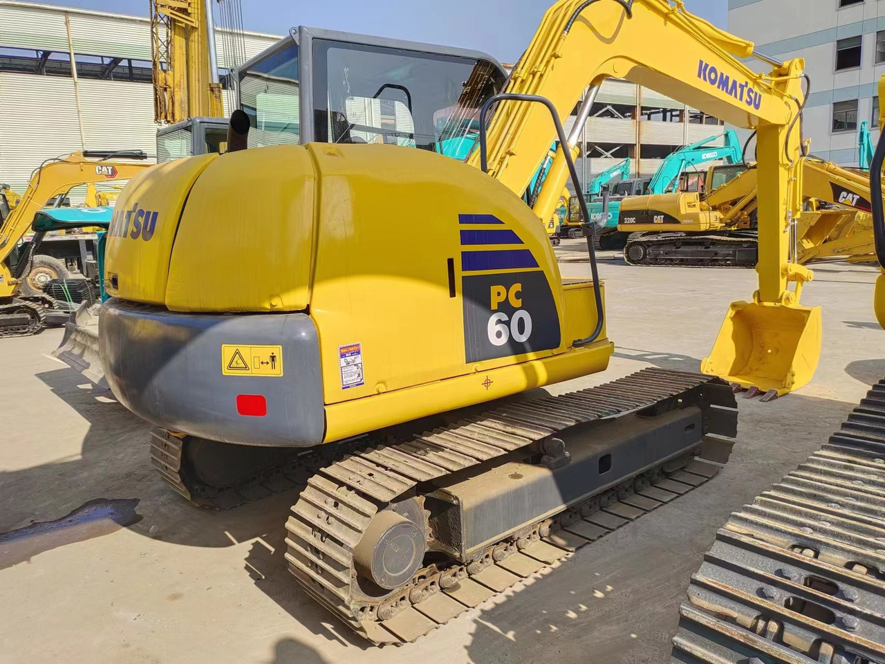 KOMATSU PC60-8 - حفار صغير: صورة 1 KOMATSU PC60-8 - حفار صغير: صورة 1