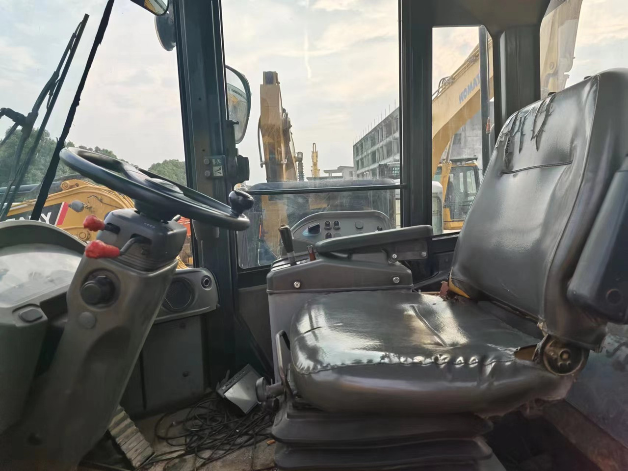 KOMATSU WA380-6 - اللودر بعجل: صورة 4 KOMATSU WA380-6 - اللودر بعجل: صورة 4