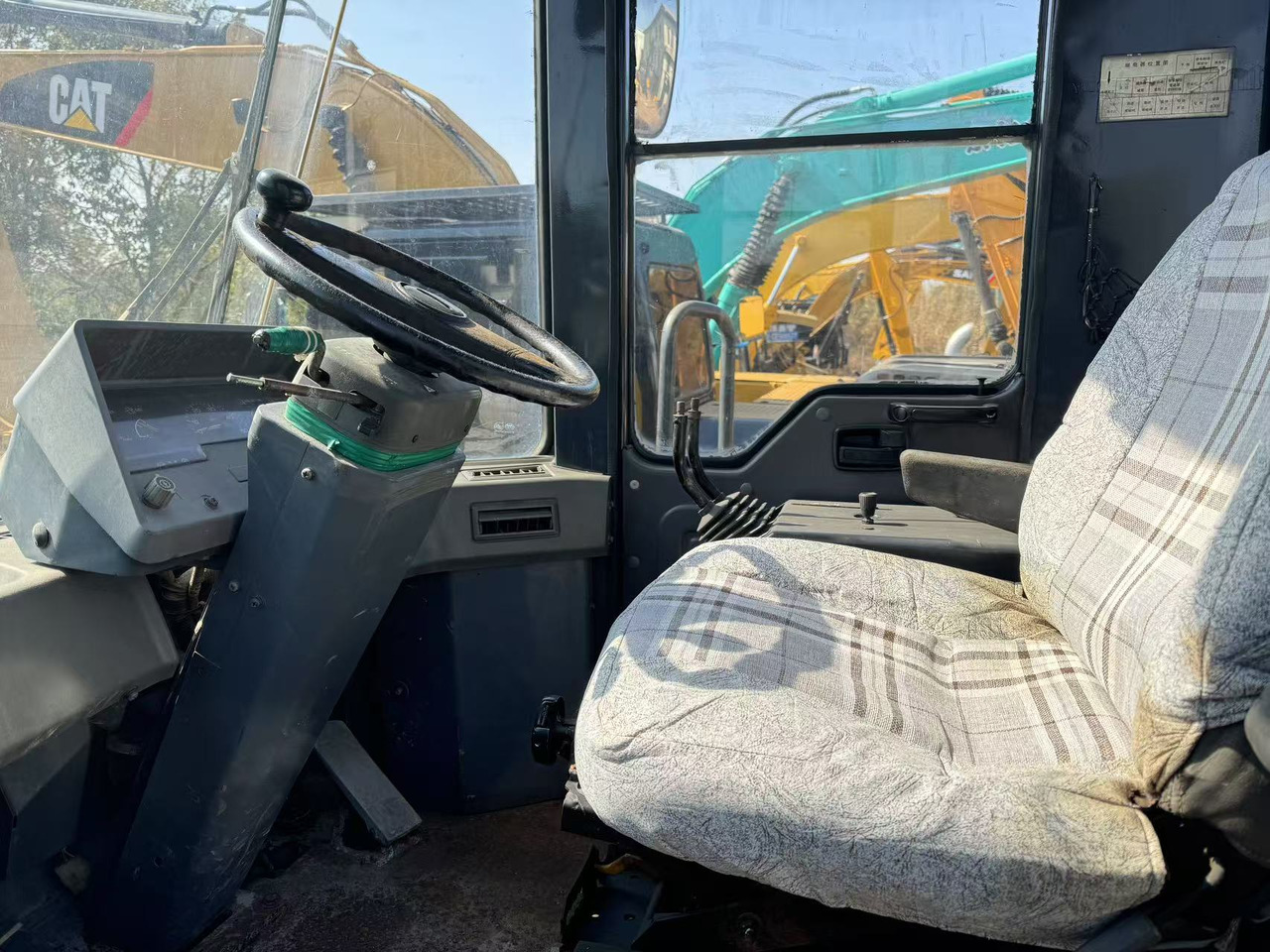 KOMATSU WA380 - اللودر بعجل: صورة 4 KOMATSU WA380 - اللودر بعجل: صورة 4