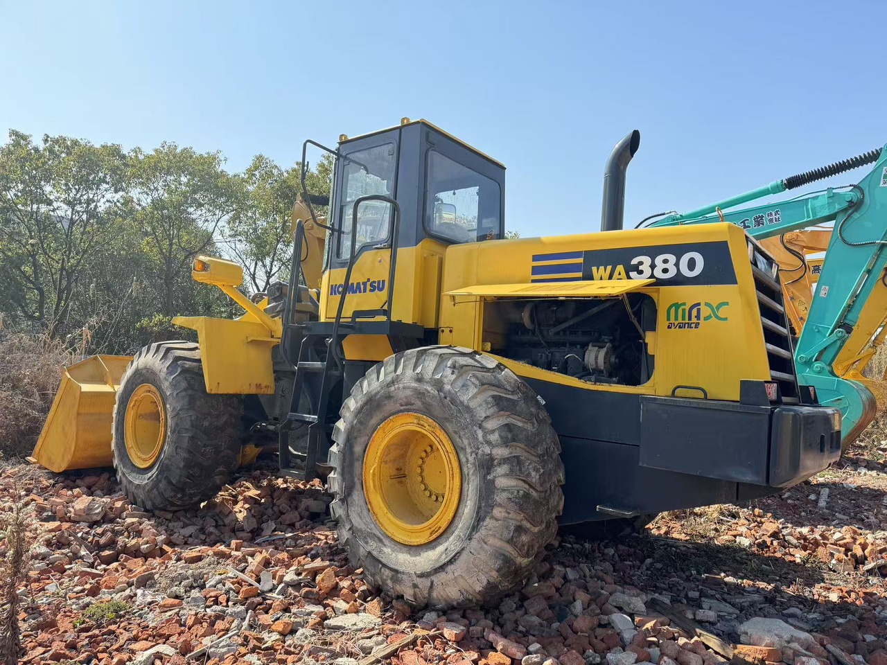 KOMATSU WA380 - اللودر بعجل: صورة 2 KOMATSU WA380 - اللودر بعجل: صورة 2