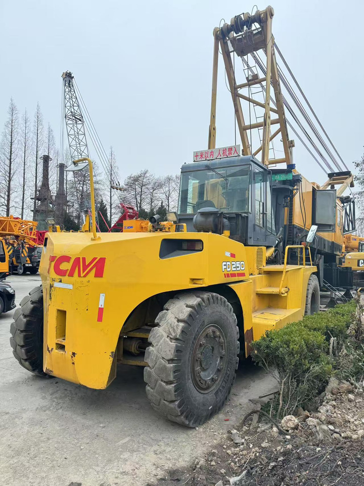 TCM FD250 - رافعة شوكية ديزل: صورة 3 TCM FD250 - رافعة شوكية ديزل: صورة 3