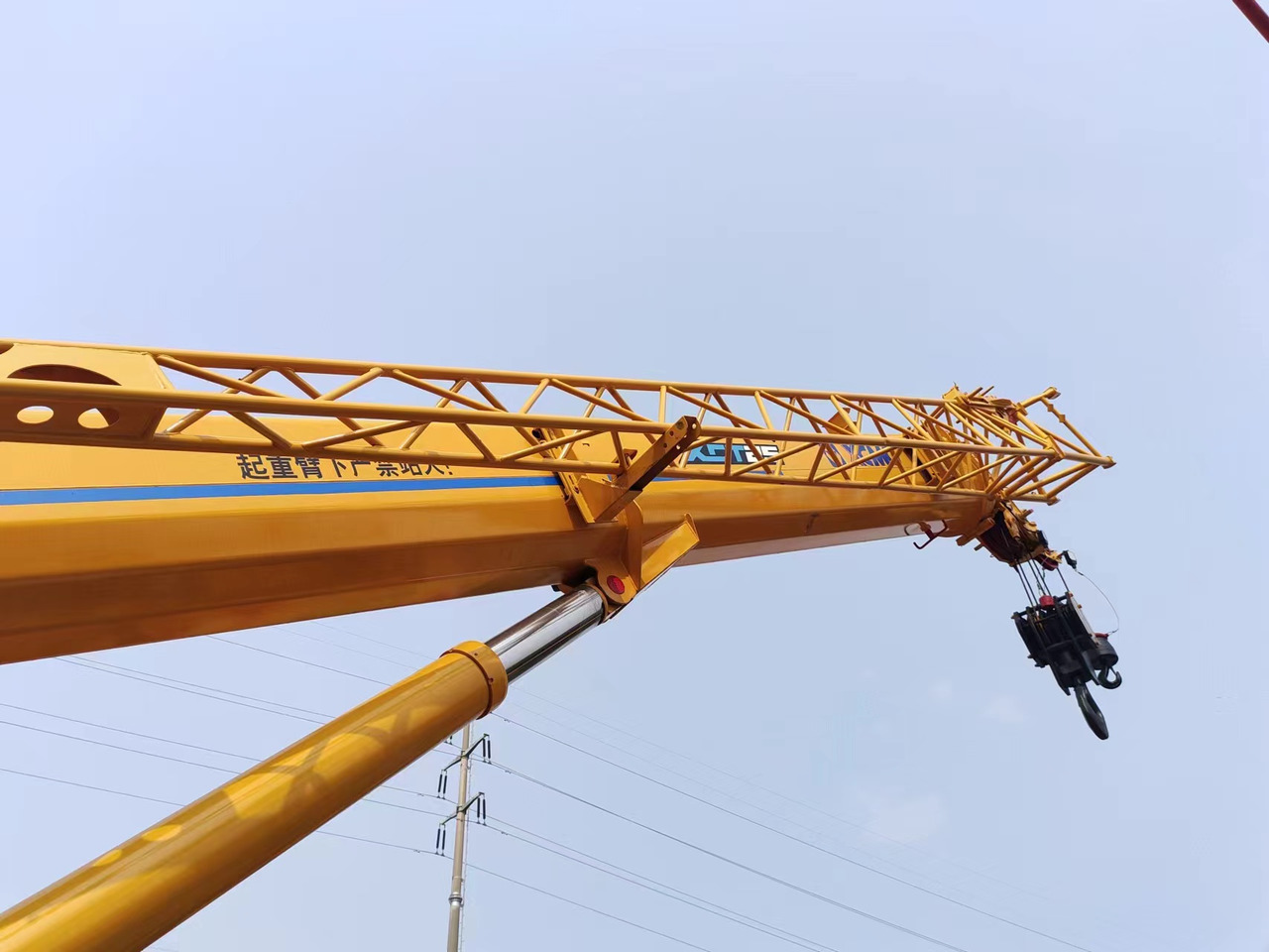 XCMG QY25K - موبايل كرين: صورة 5 XCMG QY25K - موبايل كرين: صورة 5