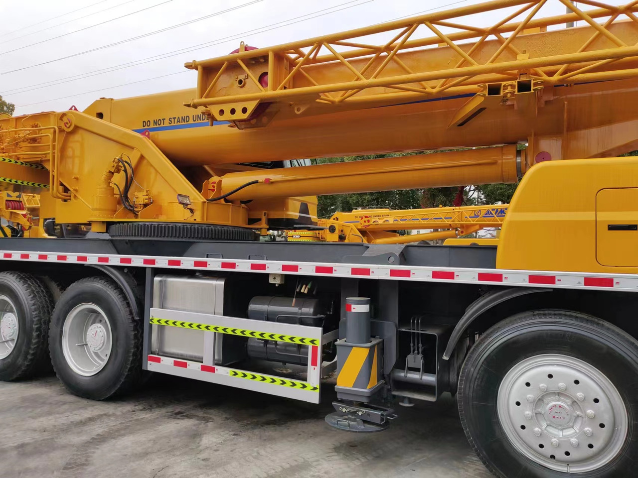موبايل كرين XCMG QY75KC QY75K truck crane 75tons: صورة 7