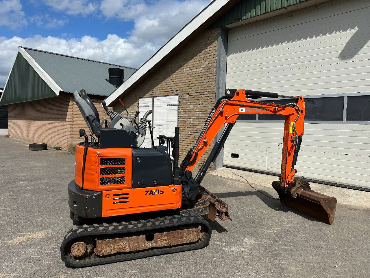 Hitachi ZX19U-6 YR - حفار صغير: صورة 4 Hitachi ZX19U-6 YR - حفار صغير: صورة 4