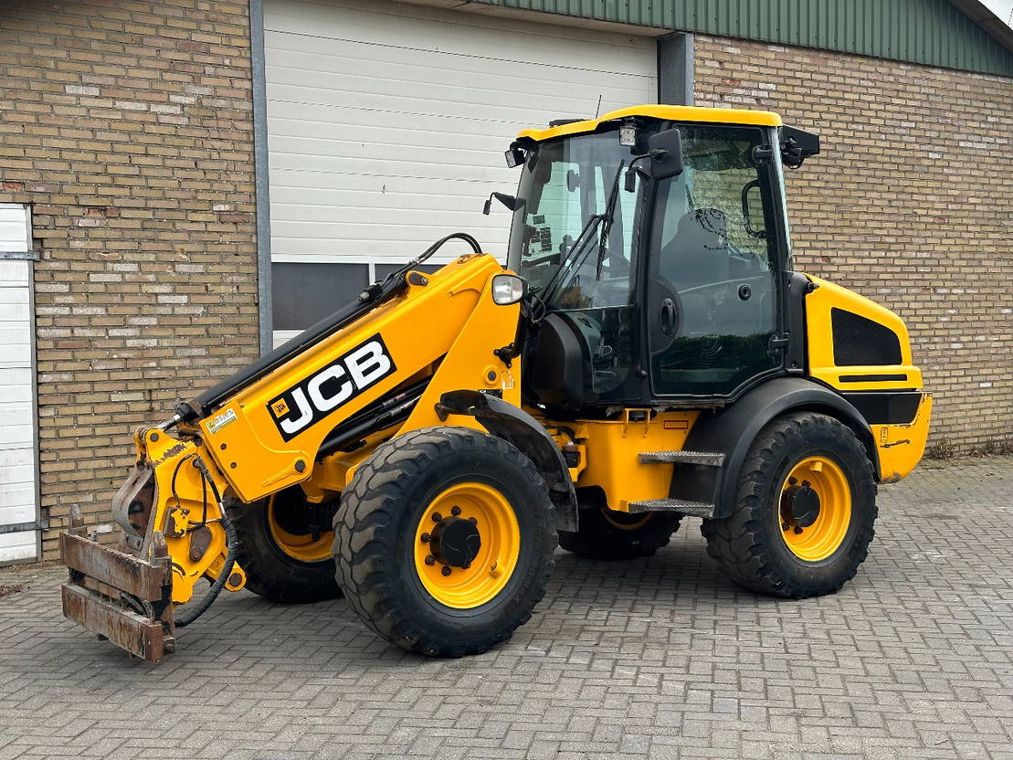 JCB TM220 SV A - جرافة ذات عجلات تلسكوبية: صورة 2 JCB TM220 SV A - جرافة ذات عجلات تلسكوبية: صورة 2