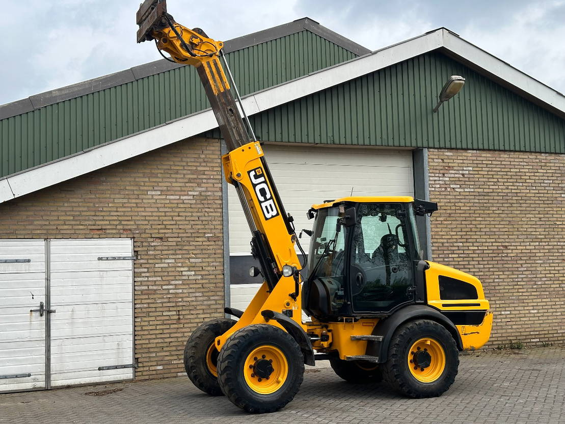 JCB TM220 SV A - جرافة ذات عجلات تلسكوبية: صورة 4 JCB TM220 SV A - جرافة ذات عجلات تلسكوبية: صورة 4