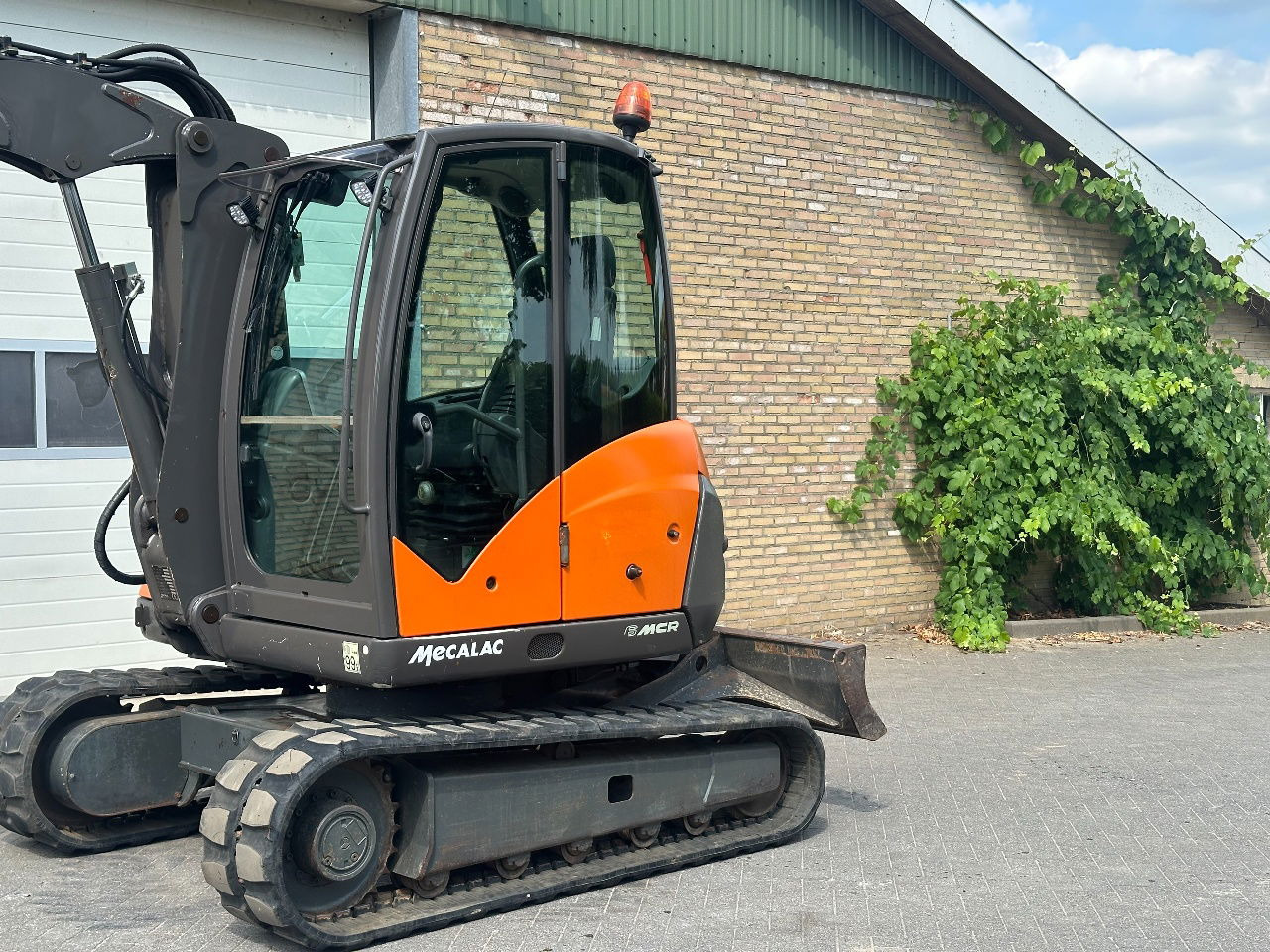 Mecalac 6MCR - حفار صغير: صورة 4 Mecalac 6MCR - حفار صغير: صورة 4