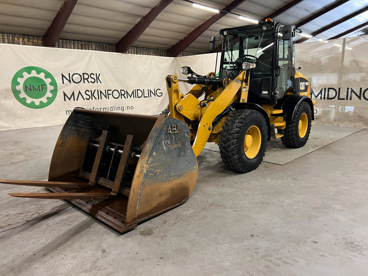 Cat 908M - اللودر بعجل: صورة 3 Cat 908M - اللودر بعجل: صورة 3