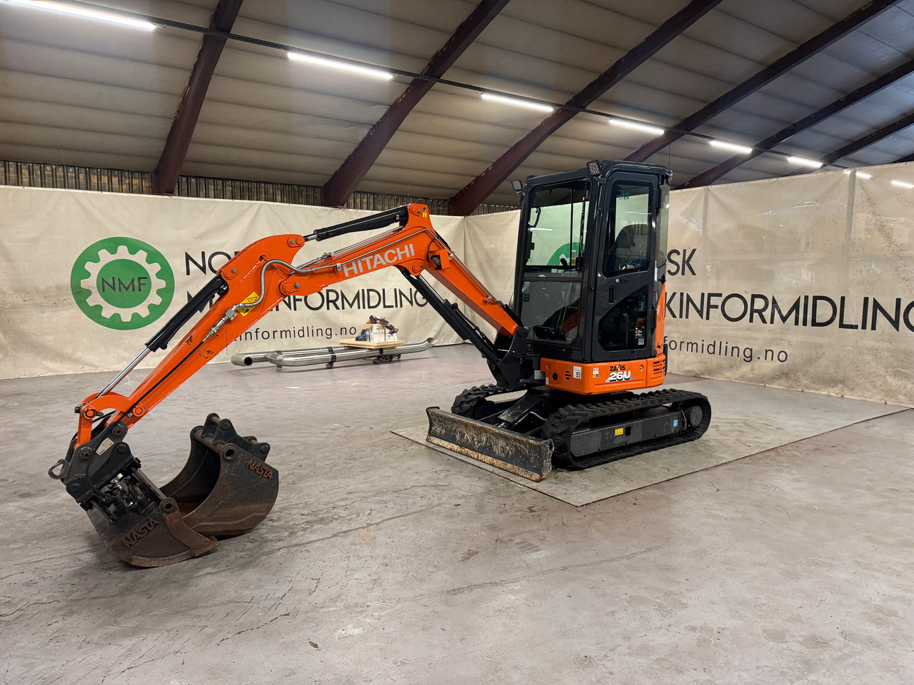 Hitachi ZX26U-6 - حفار صغير: صورة 1 Hitachi ZX26U-6 - حفار صغير: صورة 1