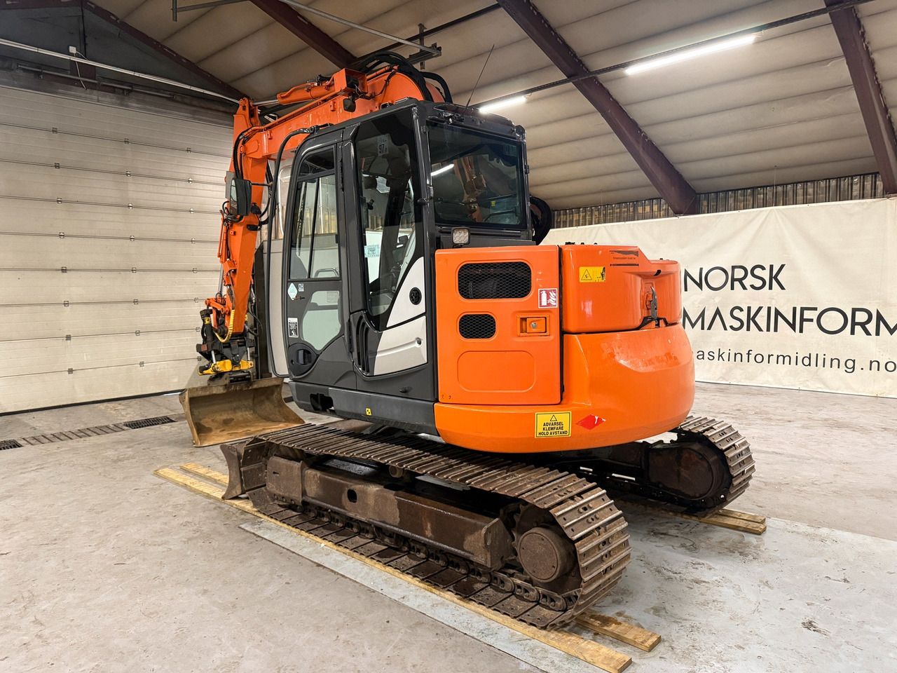 Hitachi ZX85US-5A - حفار زاحف: صورة 3 Hitachi ZX85US-5A - حفار زاحف: صورة 3