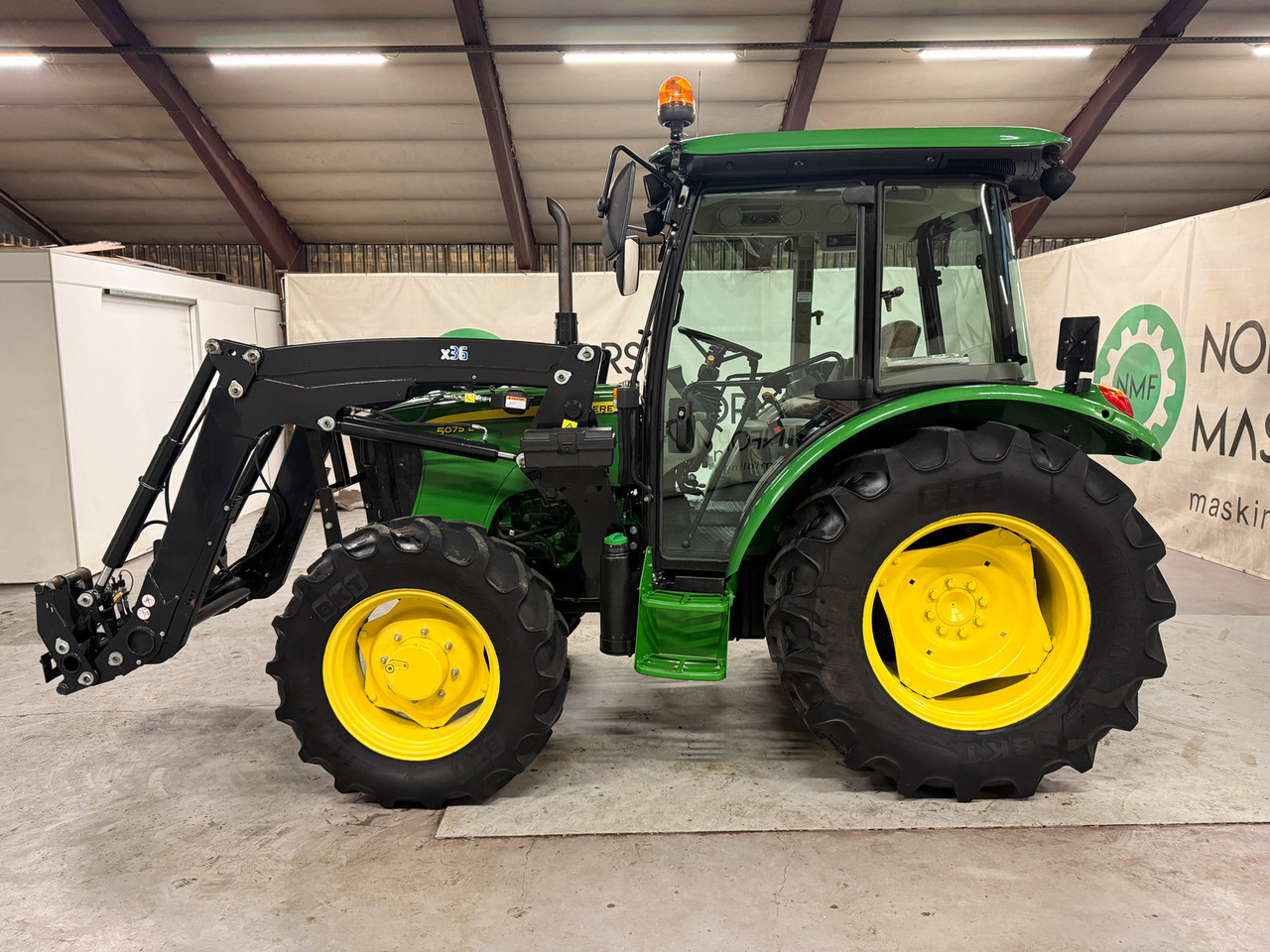 John Deere 5075E - جرار: صورة 2 John Deere 5075E - جرار: صورة 2