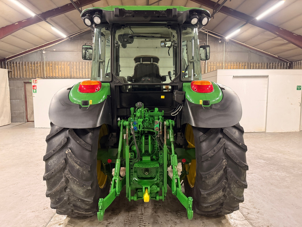 John Deere 6100MC 40 km/t - جرار: صورة 4 John Deere 6100MC 40 km/t - جرار: صورة 4