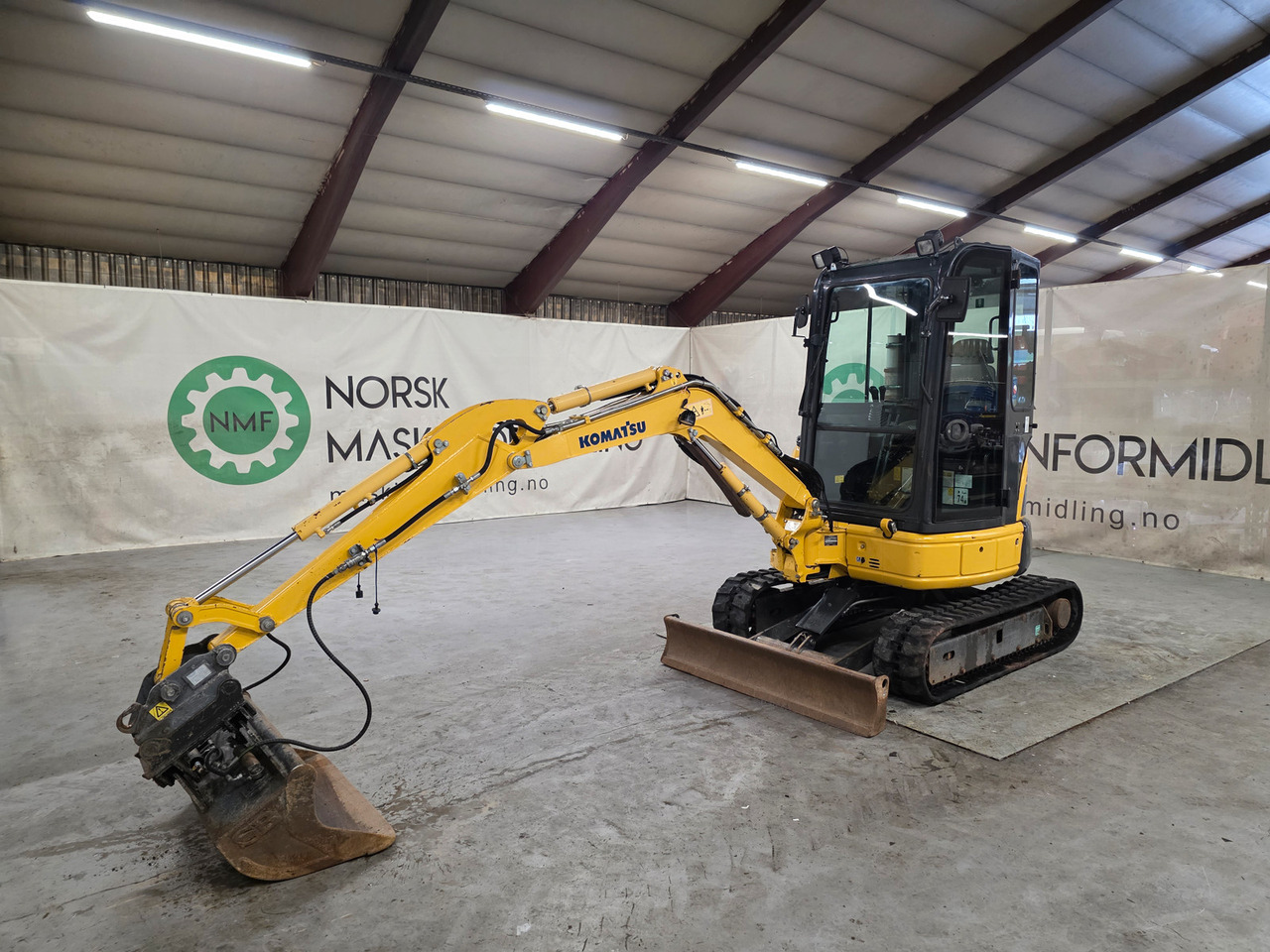 Komatsu PC26MR-3 - حفار صغير: صورة 1 Komatsu PC26MR-3 - حفار صغير: صورة 1