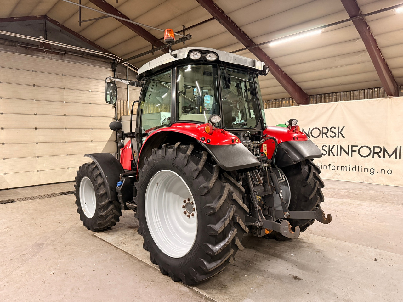Massey Ferguson 5712SL Inkl ny frontlaster - جرار: صورة 3 Massey Ferguson 5712SL Inkl ny frontlaster - جرار: صورة 3