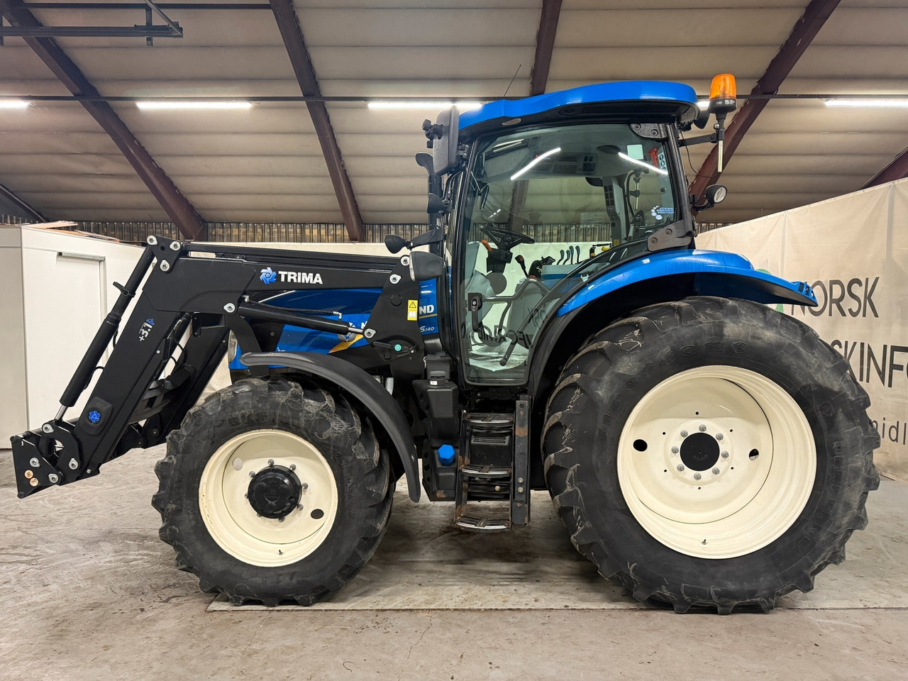 New Holland T6.140 EC - جرار: صورة 2 New Holland T6.140 EC - جرار: صورة 2