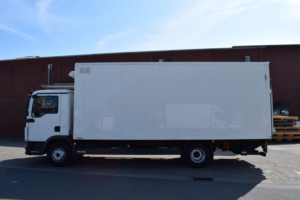 MAN TGL 8.180 Koffer 6,20mLBW 1000KG Klima - شاحنة صندوقية: صورة 1 MAN TGL 8.180 Koffer 6,20mLBW 1000KG Klima - شاحنة صندوقية: صورة 1