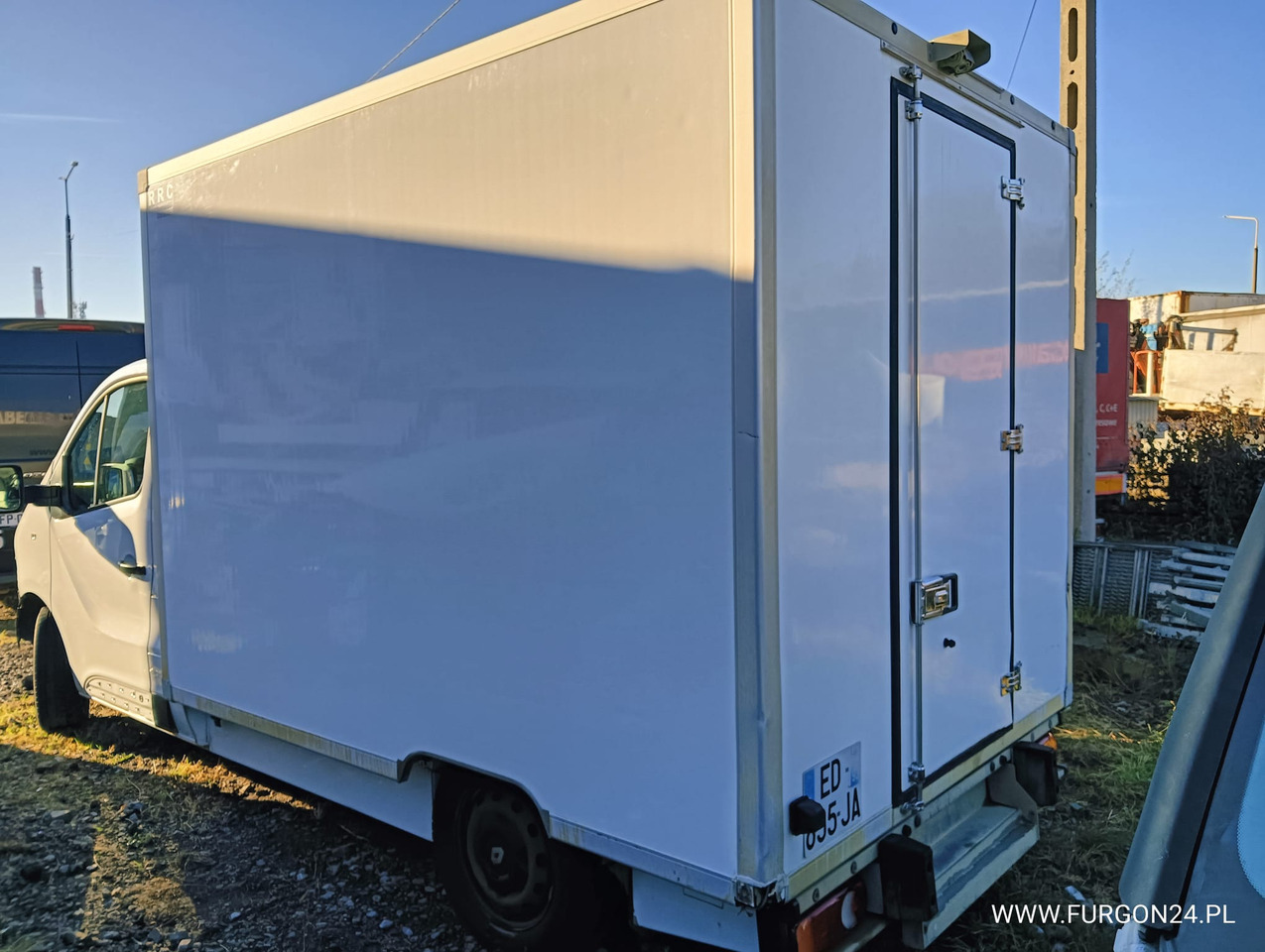 RENAULT TRAFIC KONTENER CHŁODNIA MROŹNIA NR 794 BRAK CG - شاحنة توصيل مبردة: صورة 4 RENAULT TRAFIC KONTENER CHŁODNIA MROŹNIA NR 794 BRAK CG - شاحنة توصيل مبردة: صورة 4