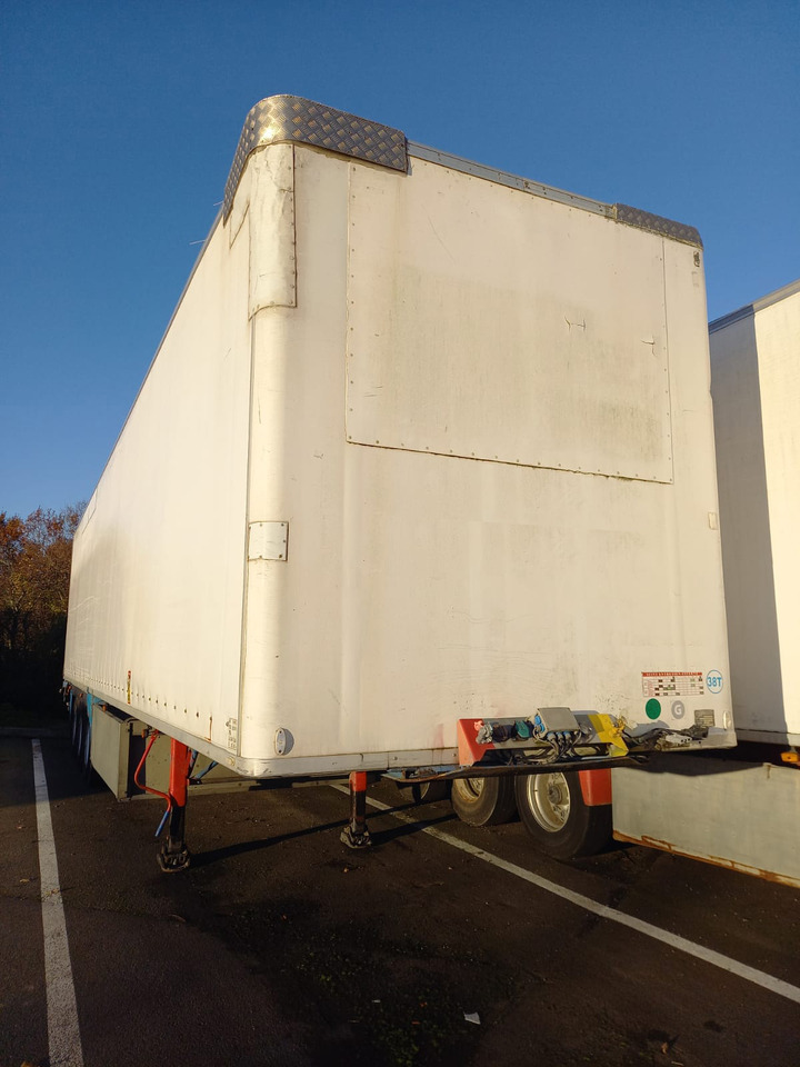 TRAILOR - نصف مقطورة بصندوق مغلق: صورة 1 TRAILOR - نصف مقطورة بصندوق مغلق: صورة 1