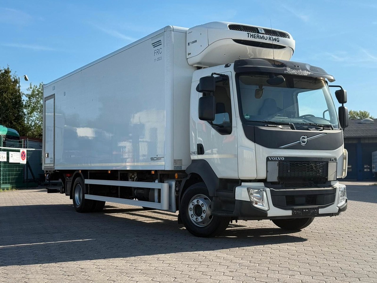 Volvo FL 42 R 240 +Thermoking T-880R+Kamera - شاحنة ذات مبرد: صورة 1 Volvo FL 42 R 240 +Thermoking T-880R+Kamera - شاحنة ذات مبرد: صورة 1