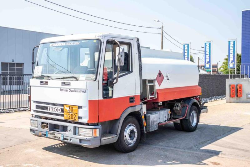 Iveco 85E15+ CITERNE 5000 L - شاحنة صهريج: صورة 1 Iveco 85E15+ CITERNE 5000 L - شاحنة صهريج: صورة 1