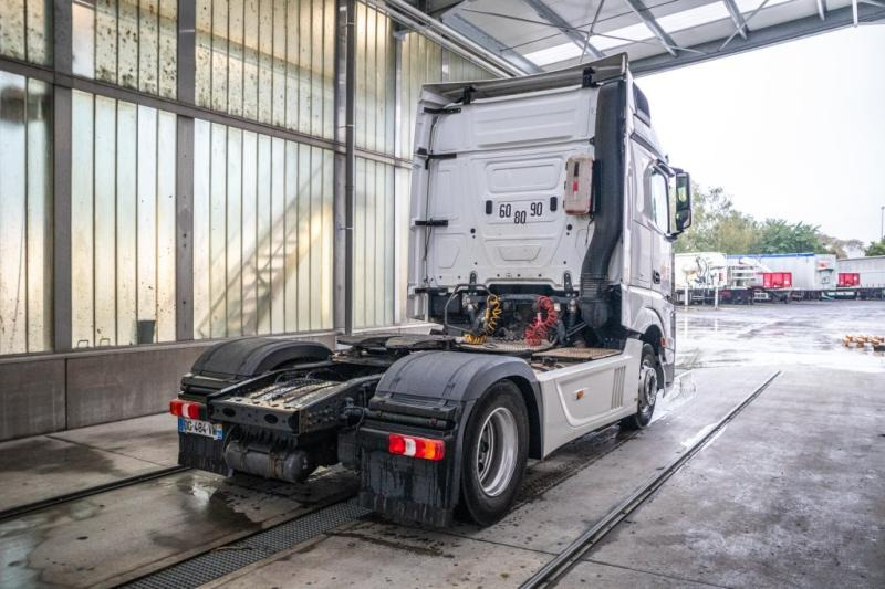 Mercedes ACTROS 1845LS+E6+VOITH - مقطورة السحب: صورة 3 Mercedes ACTROS 1845LS+E6+VOITH - مقطورة السحب: صورة 3