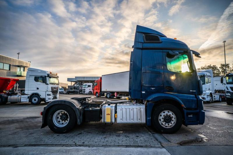 Mercedes ACTROS 1846 LS + HYDR. - رأس تريلا: صورة 3 Mercedes ACTROS 1846 LS + HYDR. - رأس تريلا: صورة 3