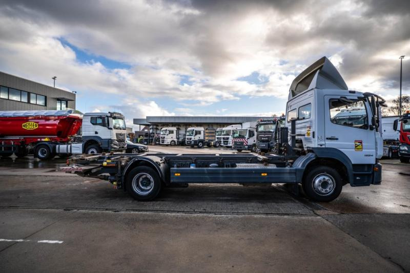 Mercedes ATEGO 1224 // HAYON DHOLLANDIA - ناقلة حاويات/ شاحنة حاويات: صورة 3 Mercedes ATEGO 1224 // HAYON DHOLLANDIA - ناقلة حاويات/ شاحنة حاويات: صورة 3