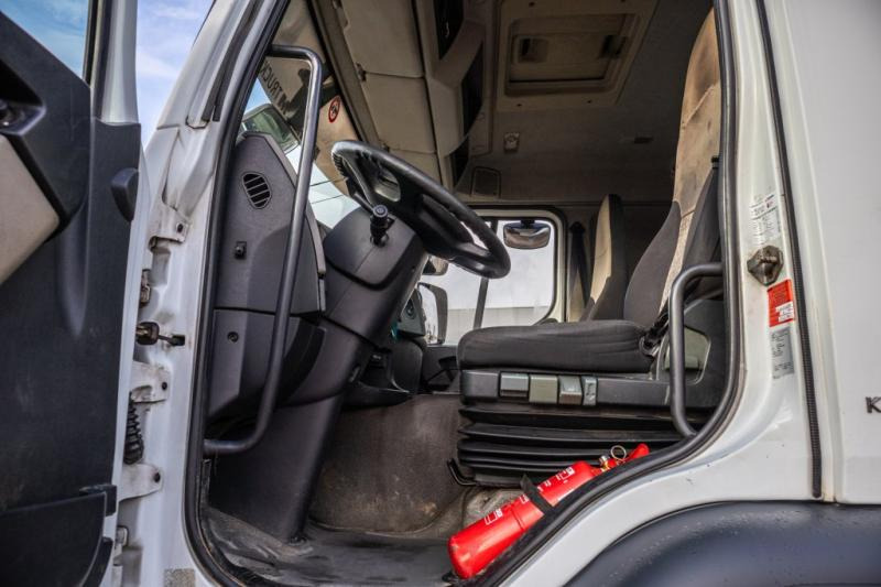 Interior photo 1: شاحنات مسطحة, شاحنة كرين Renault KERAX 380 DXI+E5+PK18TM/3EXT