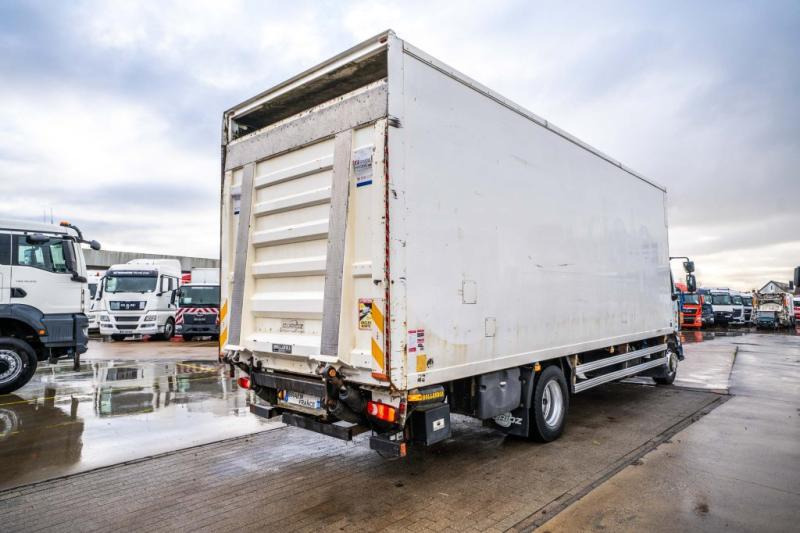 Renault MIDLUM 220 (16T)+ DHOLLANDIA 2T. - شاحنة صندوقية: صورة 4 Renault MIDLUM 220 (16T)+ DHOLLANDIA 2T. - شاحنة صندوقية: صورة 4