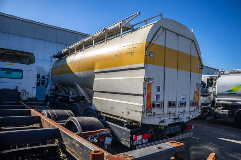 Renault PREMIUM 320 DXI+CITERNE ALIMENTAIRE ( engine problem) - شاحنة صهريج: صورة 4 Renault PREMIUM 320 DXI+CITERNE ALIMENTAIRE ( engine problem) - شاحنة صهريج: صورة 4