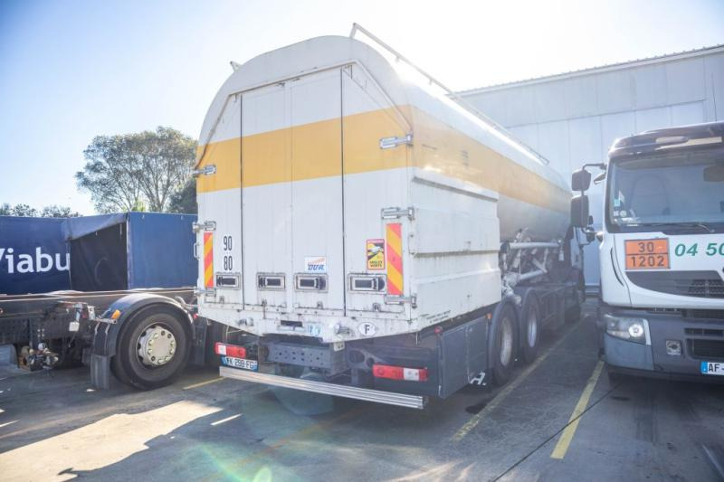 Renault PREMIUM 320 DXI+CITERNE ALIMENTAIRE ( engine problem) - شاحنة صهريج: صورة 3 Renault PREMIUM 320 DXI+CITERNE ALIMENTAIRE ( engine problem) - شاحنة صهريج: صورة 3