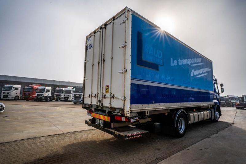 Renault PREMIUM 380 DXI+ DHOLLANDIA - شاحنة ذات ستائر جانبية: صورة 4 Renault PREMIUM 380 DXI+ DHOLLANDIA - شاحنة ذات ستائر جانبية: صورة 4