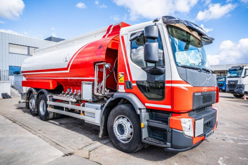 Volvo FE 320+MAGYAR 19.000L/5Comp. - شاحنة صهريج: صورة 2 Volvo FE 320+MAGYAR 19.000L/5Comp. - شاحنة صهريج: صورة 2