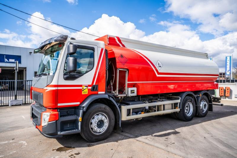 Volvo FE 320+MAGYAR 19.000L/5Comp. - شاحنة صهريج: صورة 1 Volvo FE 320+MAGYAR 19.000L/5Comp. - شاحنة صهريج: صورة 1