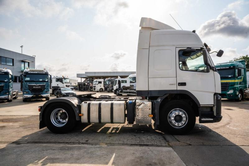 Volvo FM (FH) 460 GLOB - مقطورة السحب: صورة 3 Volvo FM (FH) 460 GLOB - مقطورة السحب: صورة 3