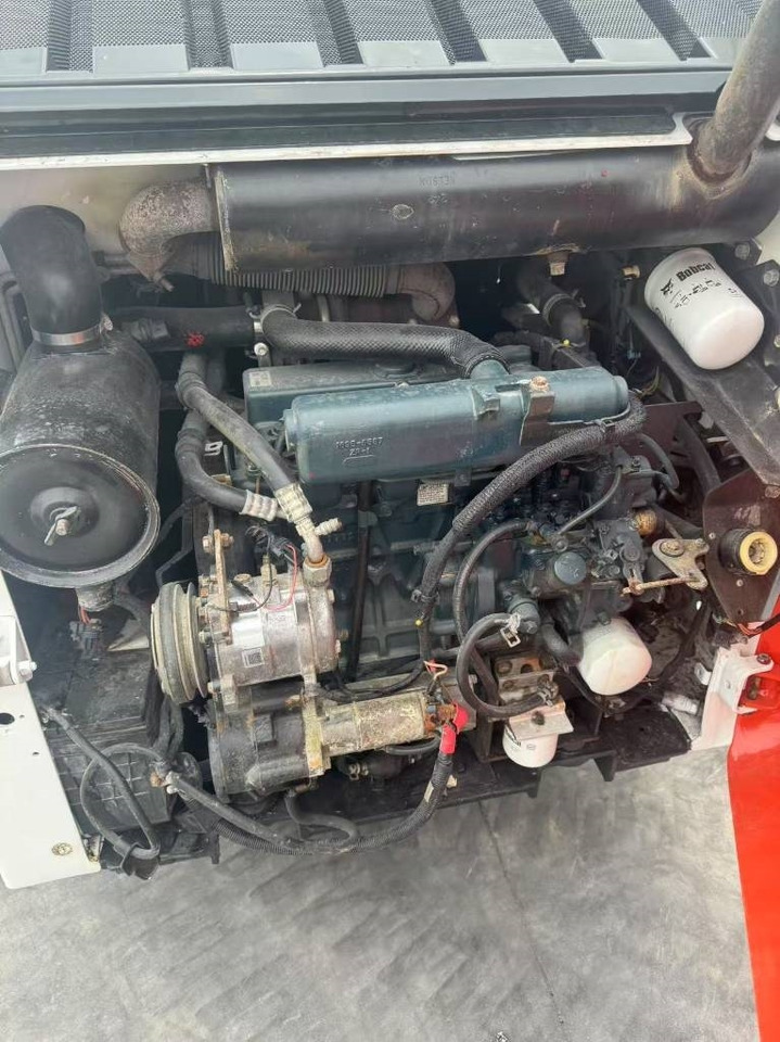 Bobcat S 160 - شيول صغير: صورة 4 Bobcat S 160 - شيول صغير: صورة 4
