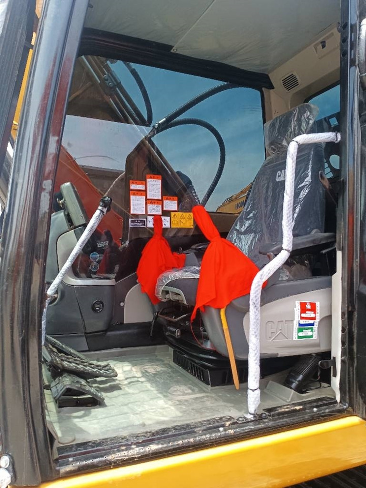 CAT 320D2 - حفار زاحف: صورة 3 CAT 320D2 - حفار زاحف: صورة 3