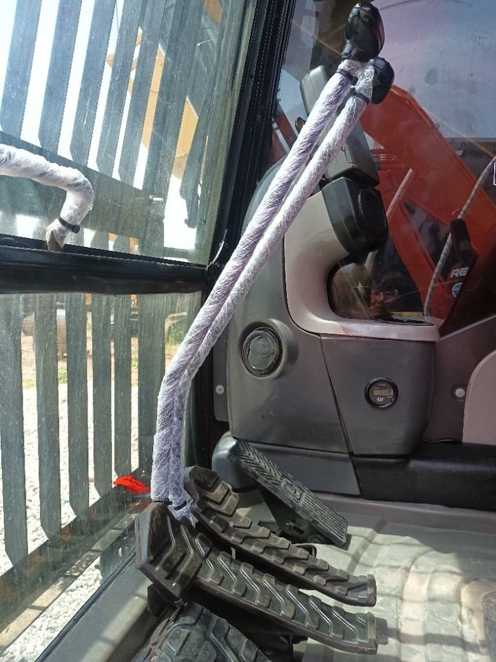 CAT 320D2 - حفار زاحف: صورة 2 CAT 320D2 - حفار زاحف: صورة 2