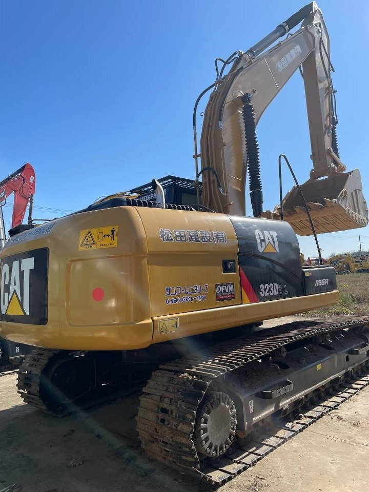 CAT 323D2 - حفار زاحف: صورة 4 CAT 323D2 - حفار زاحف: صورة 4