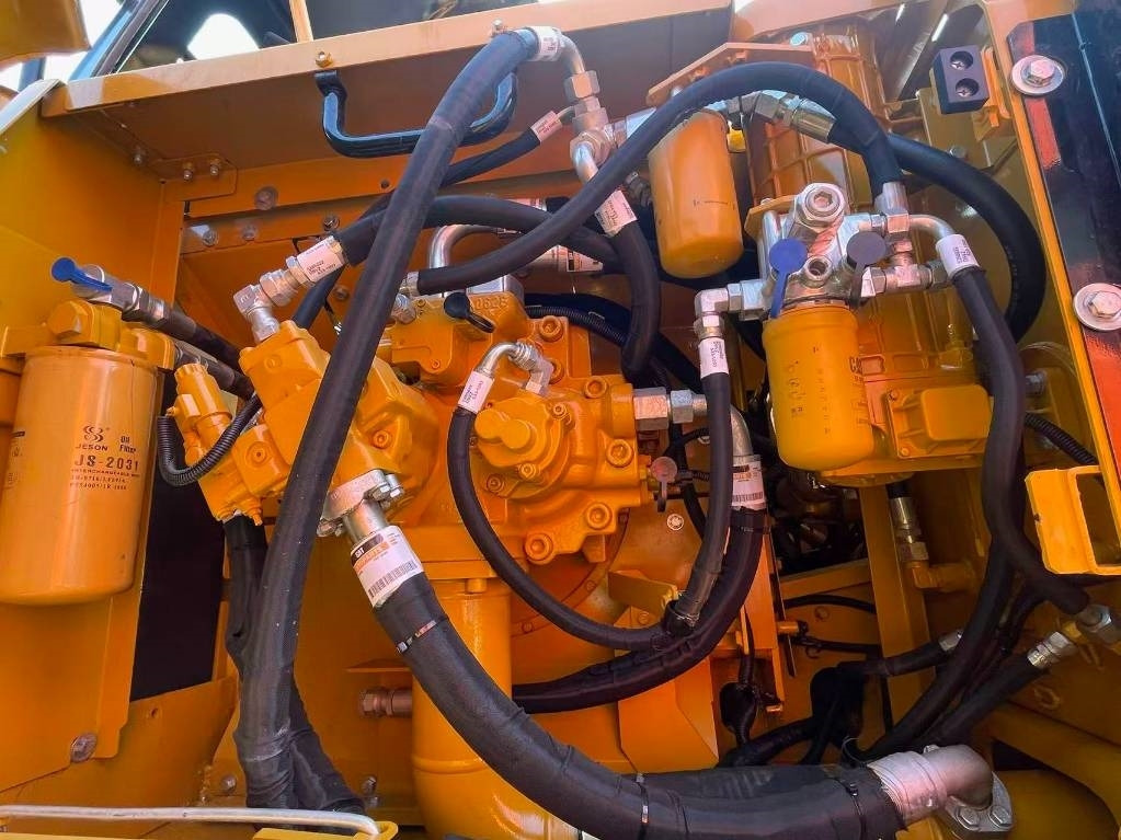 CAT 330D2 - حفار زاحف: صورة 5 CAT 330D2 - حفار زاحف: صورة 5