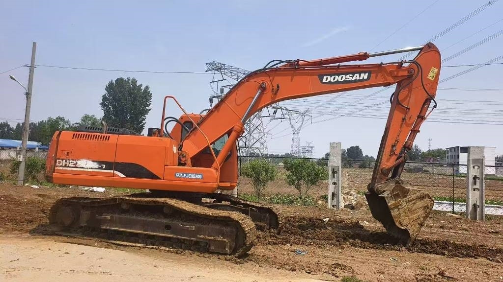 Doosan DH 225 LC-7 - حفار زاحف: صورة 1 Doosan DH 225 LC-7 - حفار زاحف: صورة 1
