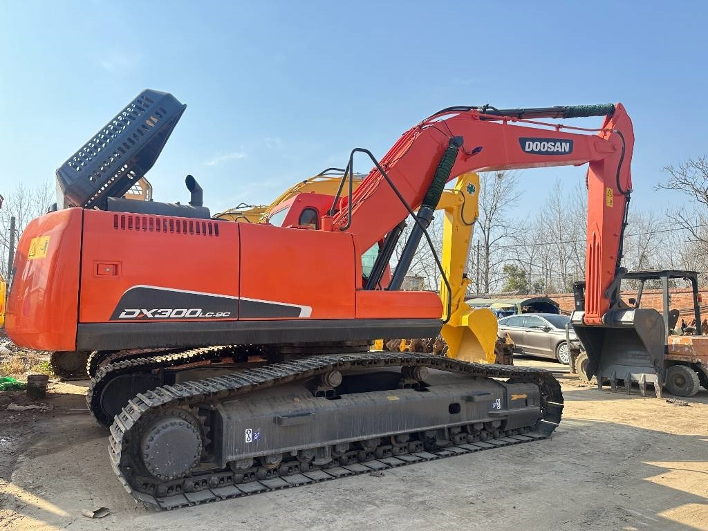 Doosan DX 300 - حفار زاحف: صورة 1 Doosan DX 300 - حفار زاحف: صورة 1